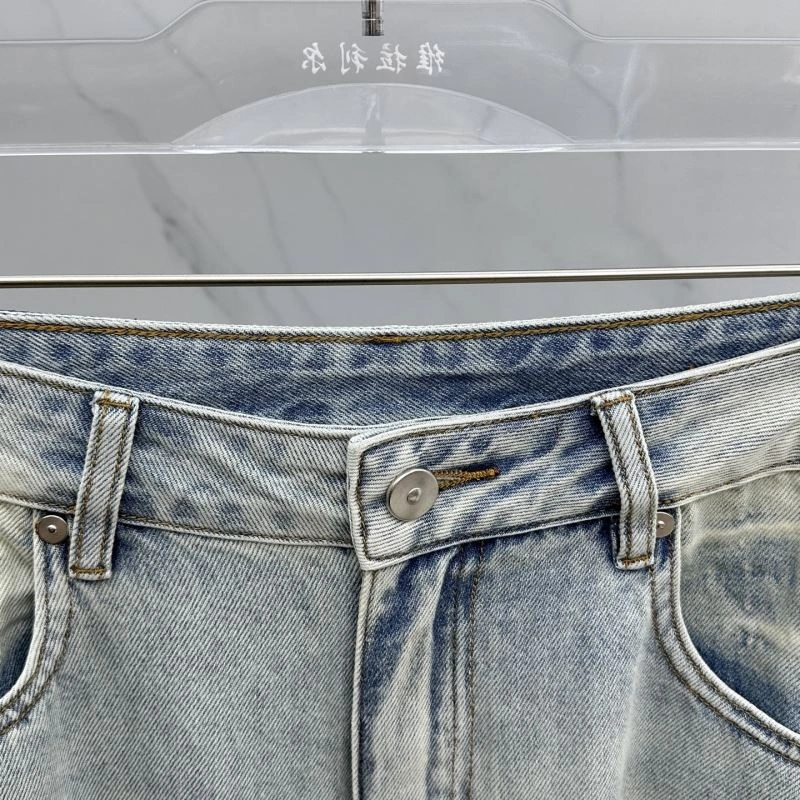 Sporty Burberry Jeans 102845