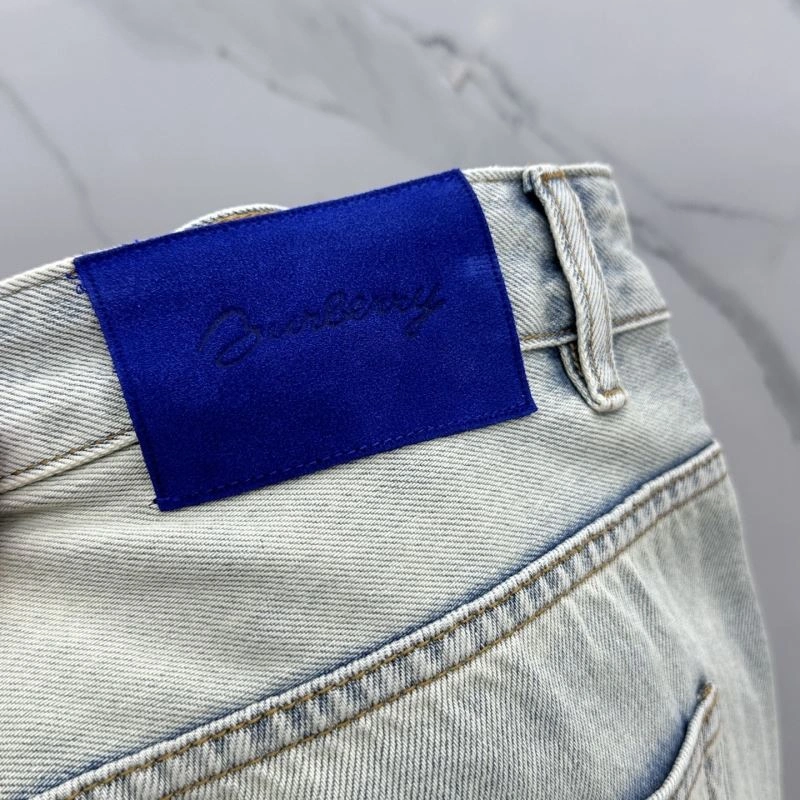 Sporty Burberry Jeans 102845