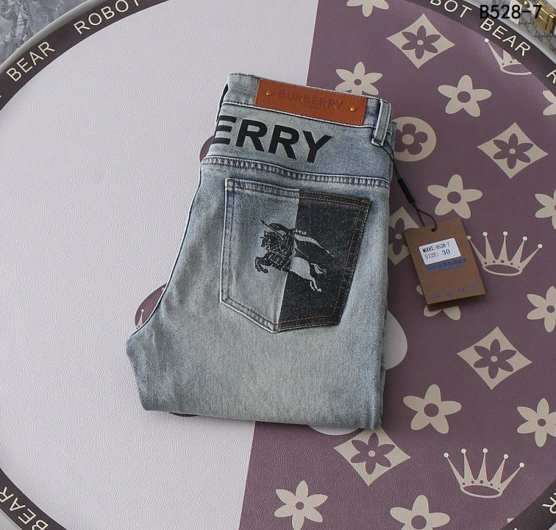 Burberry Jeans Versatile 102827