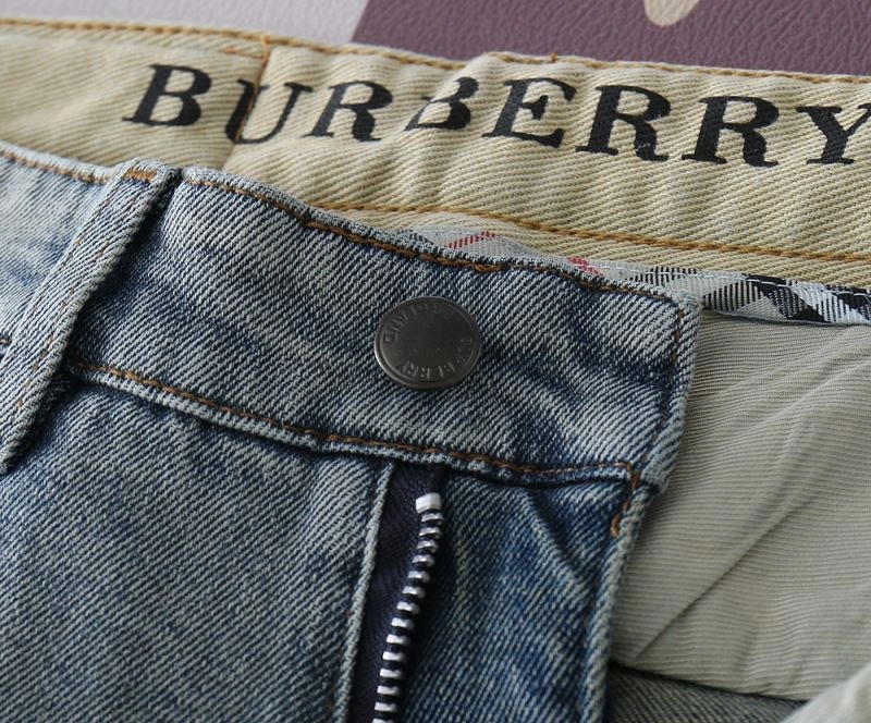 Burberry Jeans Versatile 102827