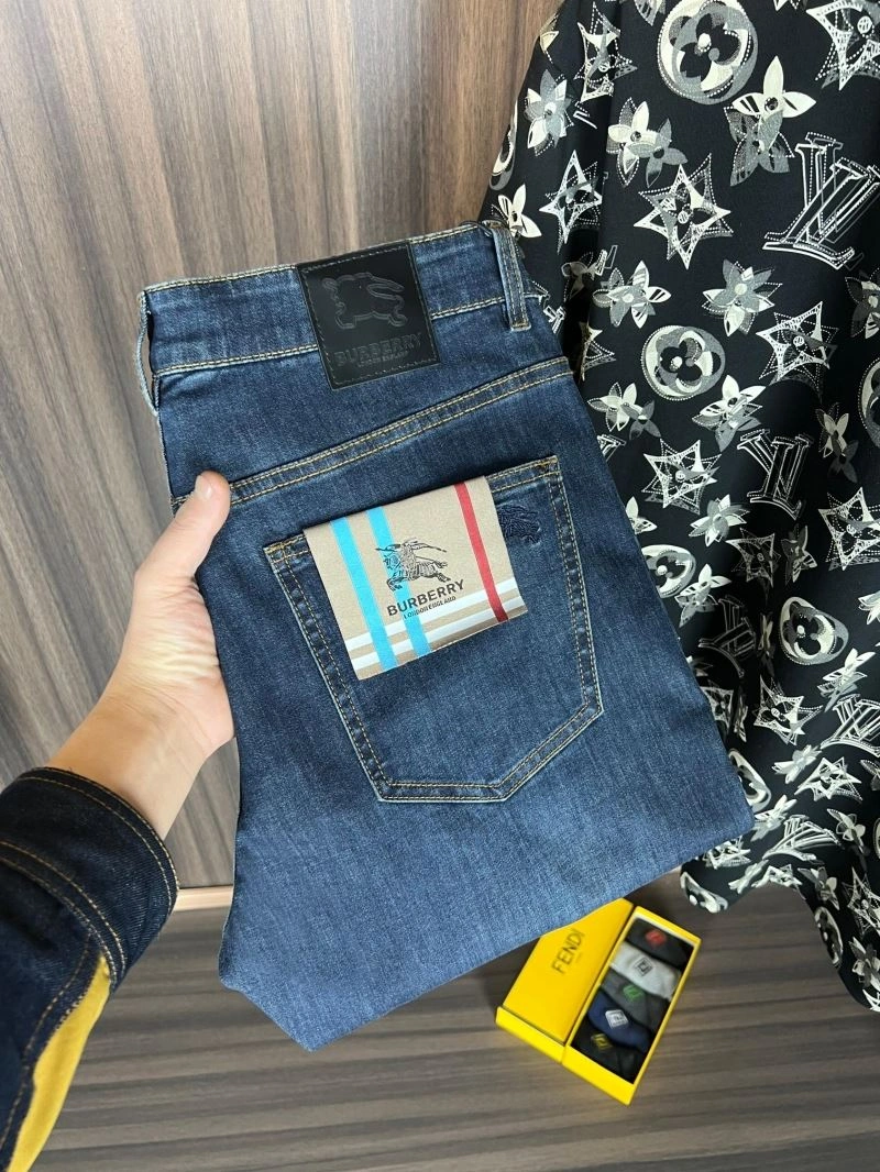 FashionForward Burberry Jeans 102821
