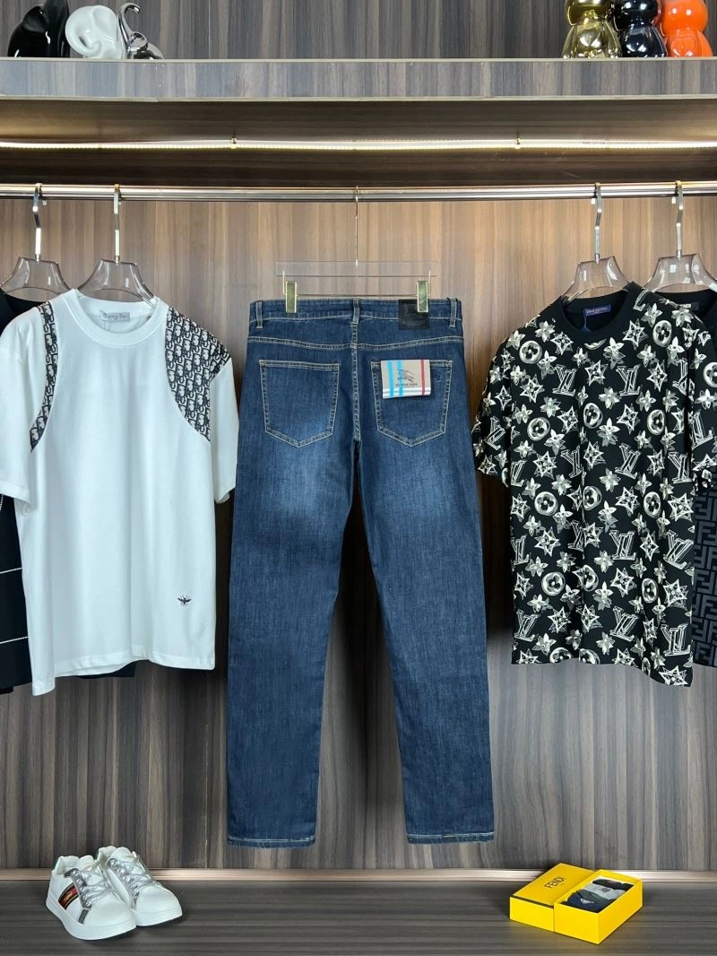 FashionForward Burberry Jeans 102821