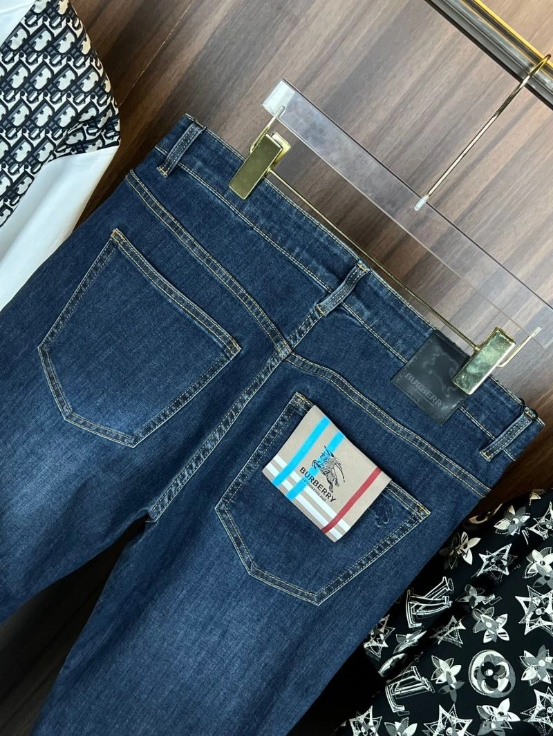 FashionForward Burberry Jeans 102821