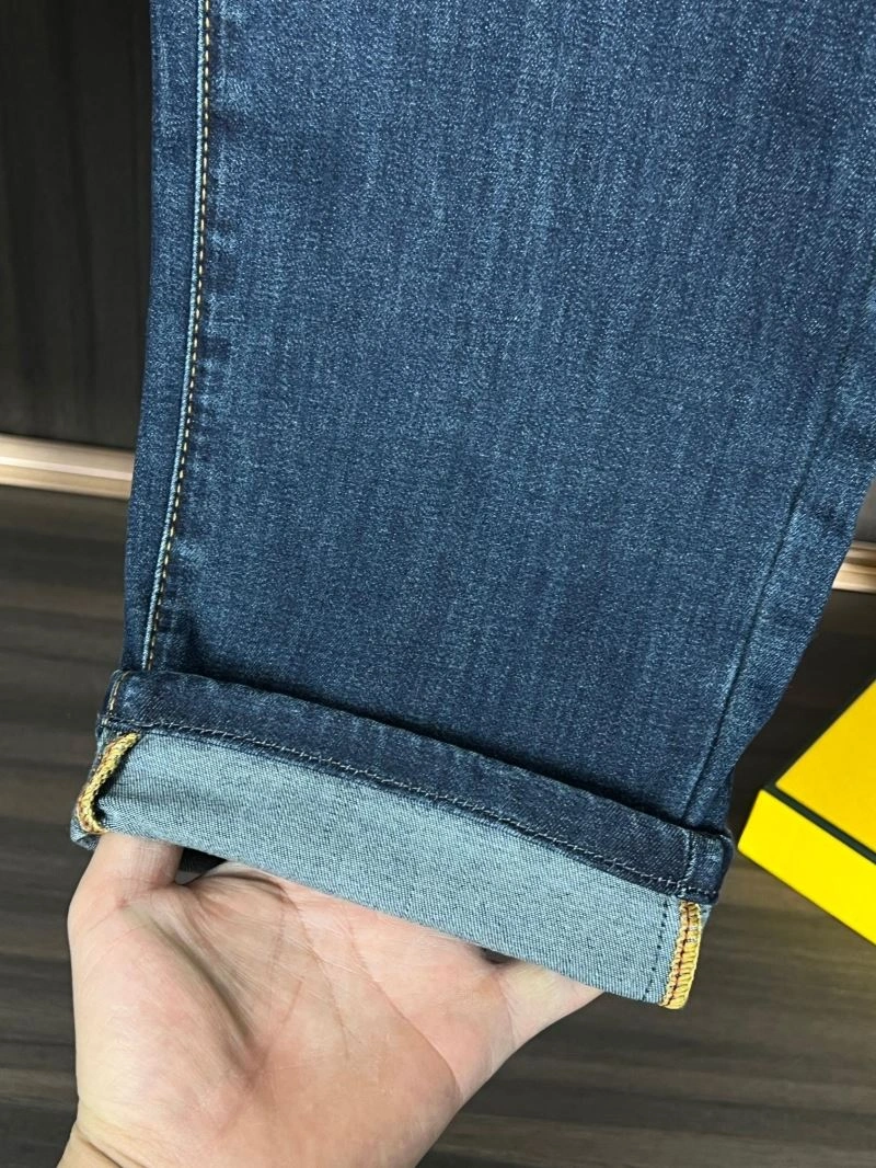 FashionForward Burberry Jeans 102821