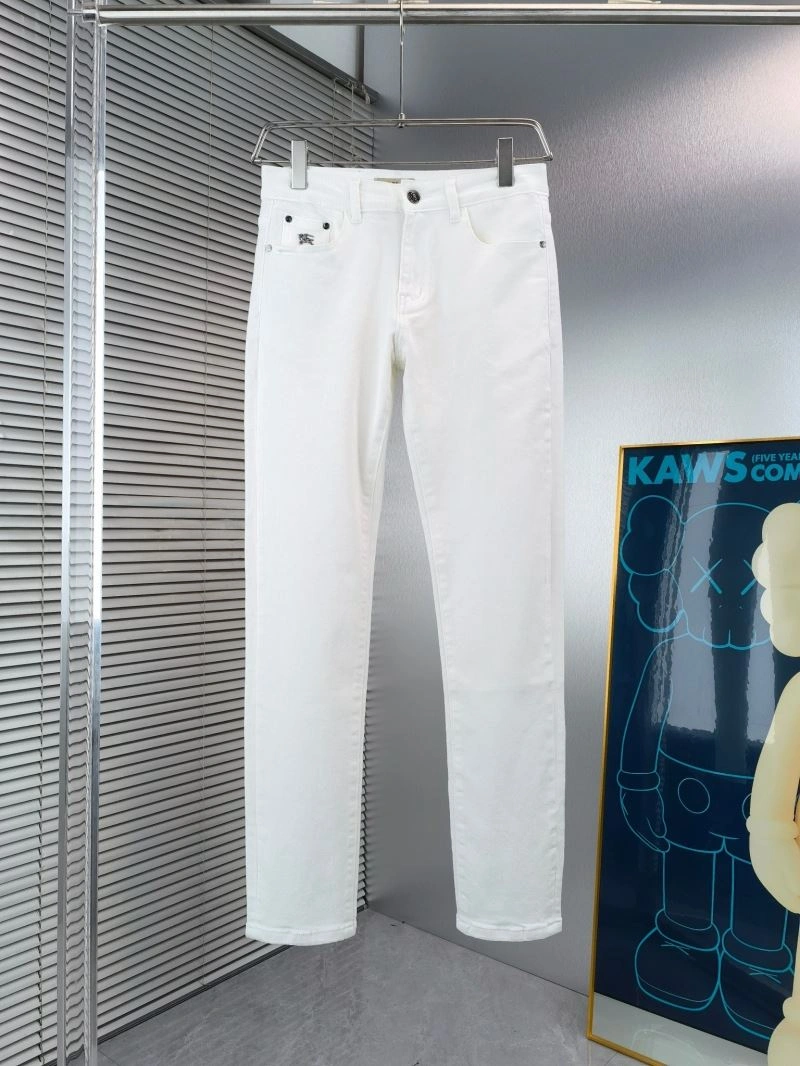Sophisticated Burberry Jeans 102820