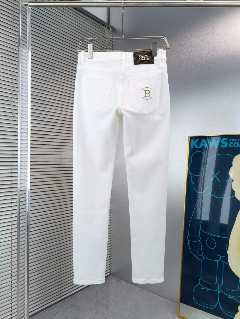 Sophisticated Burberry Jeans 102820