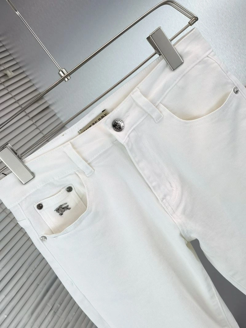 Sophisticated Burberry Jeans 102820