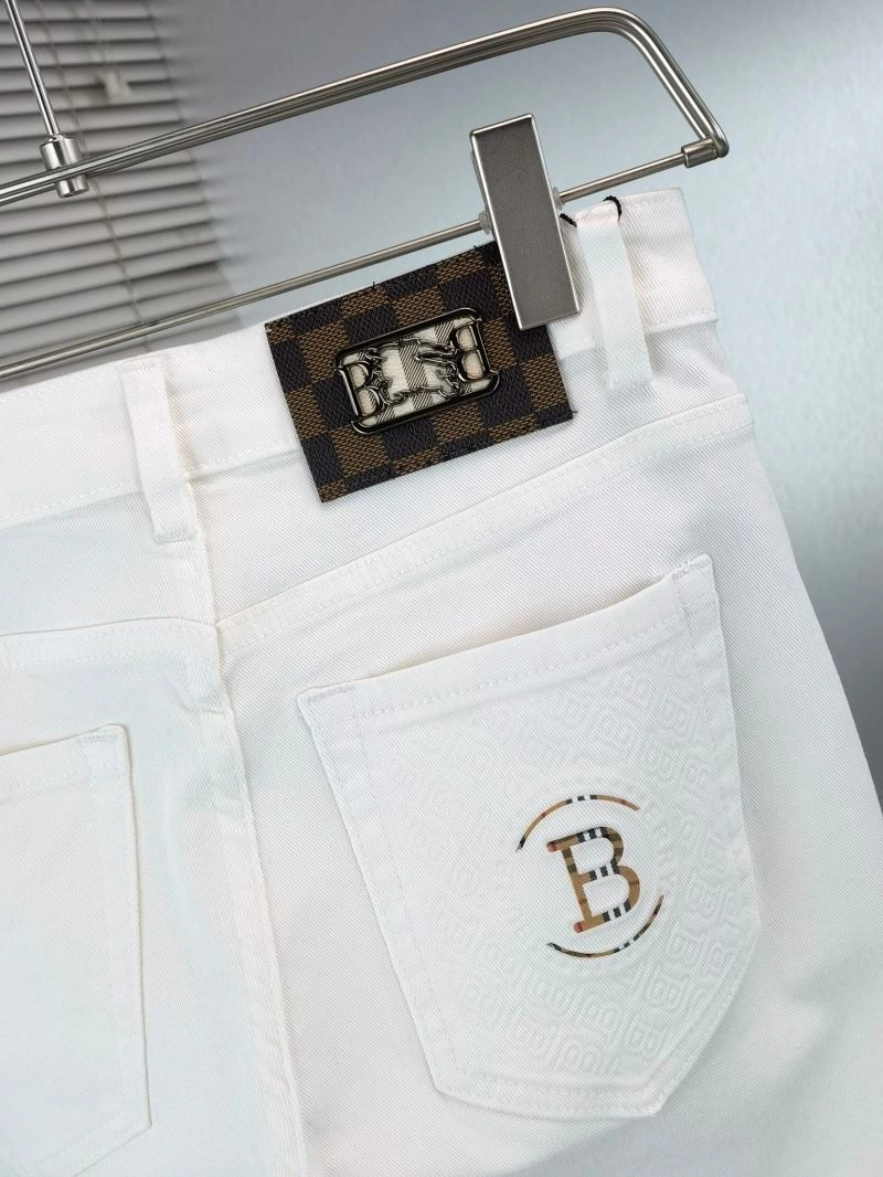 Sophisticated Burberry Jeans 102820