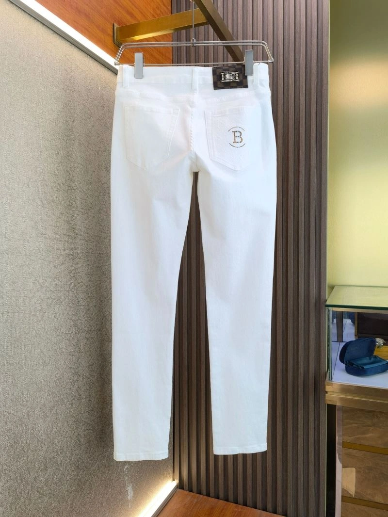 Trendsetting Burberry Jeans 102319