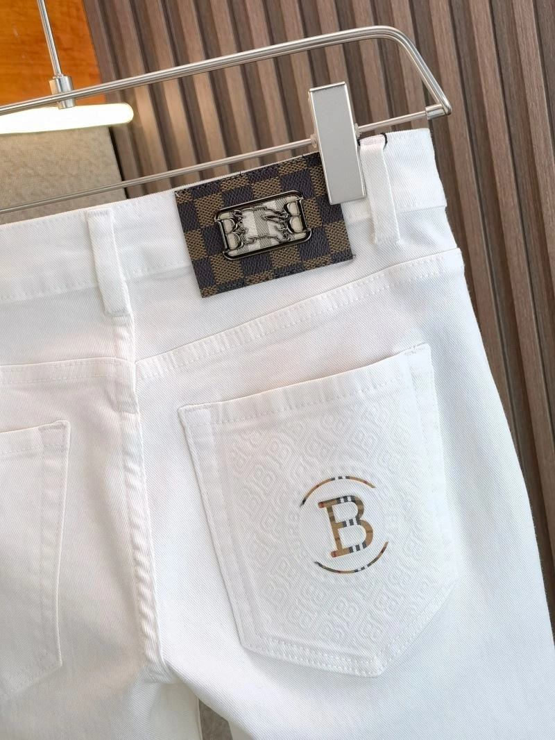 Trendsetting Burberry Jeans 102319