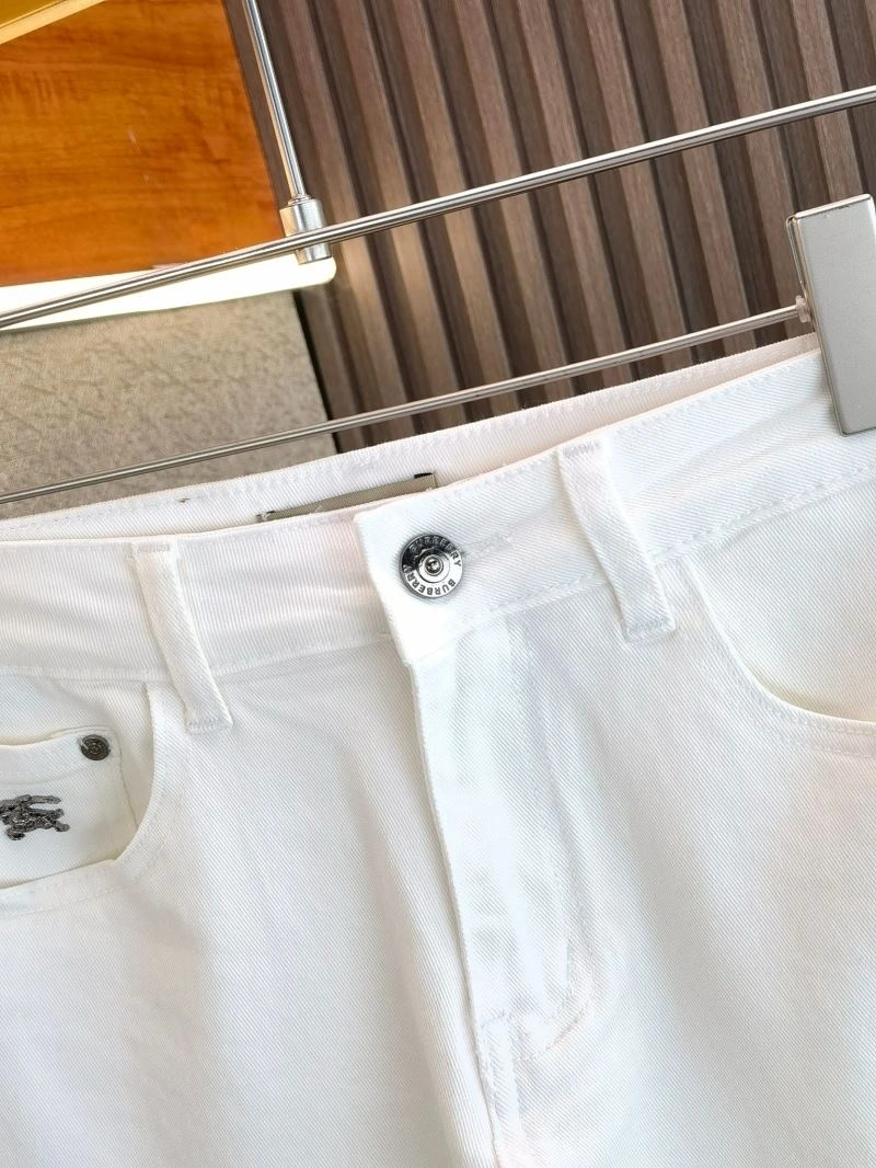 Trendsetting Burberry Jeans 102319