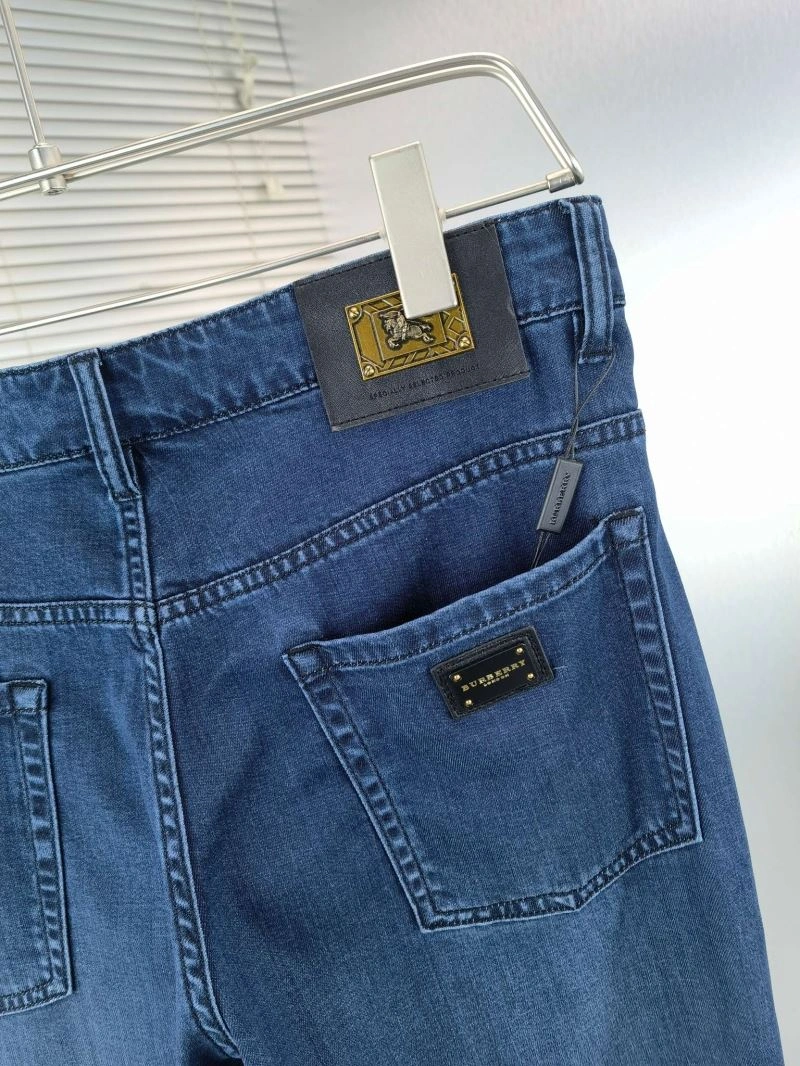 Burberry Jeans Elegant 102321