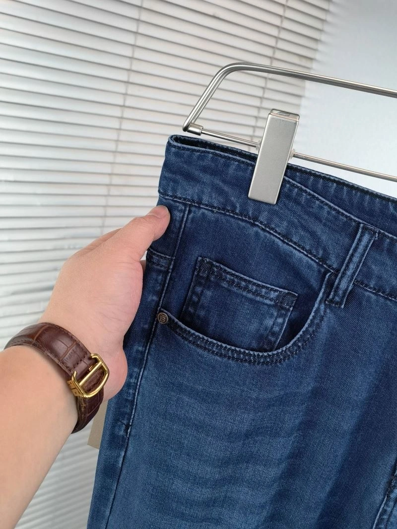 Burberry Jeans Elegant 102321