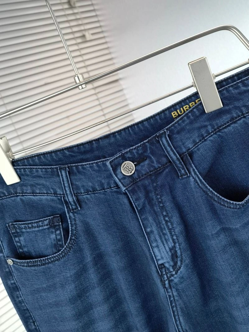 Burberry Jeans Elegant 102321