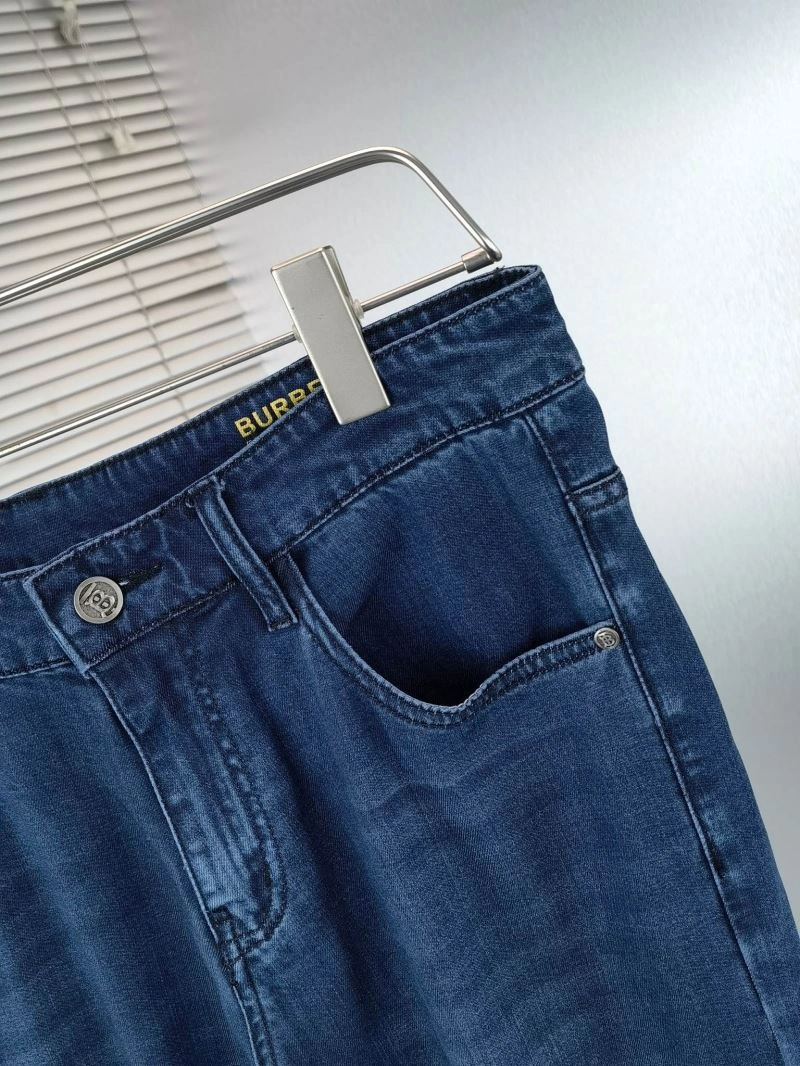 Burberry Jeans Elegant 102321