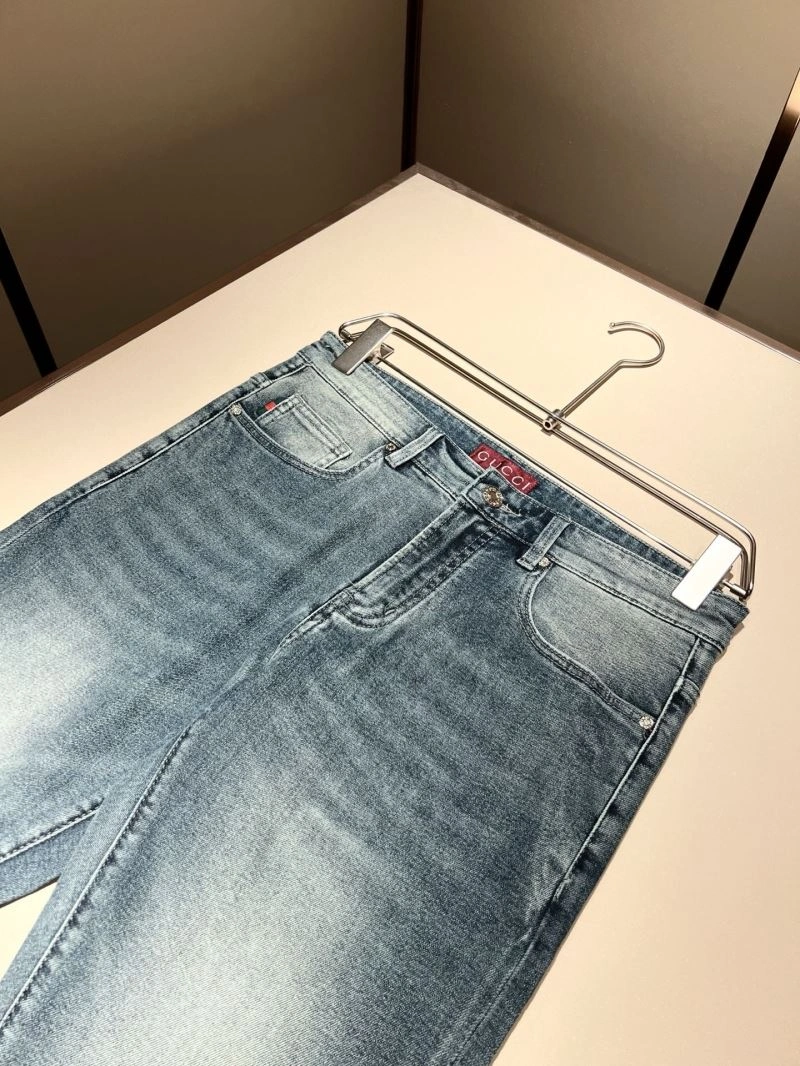 Trendsetting Burberry Jeans 102303