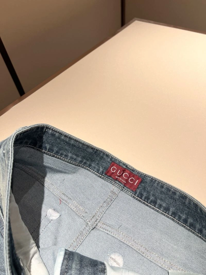 Trendsetting Burberry Jeans 102303