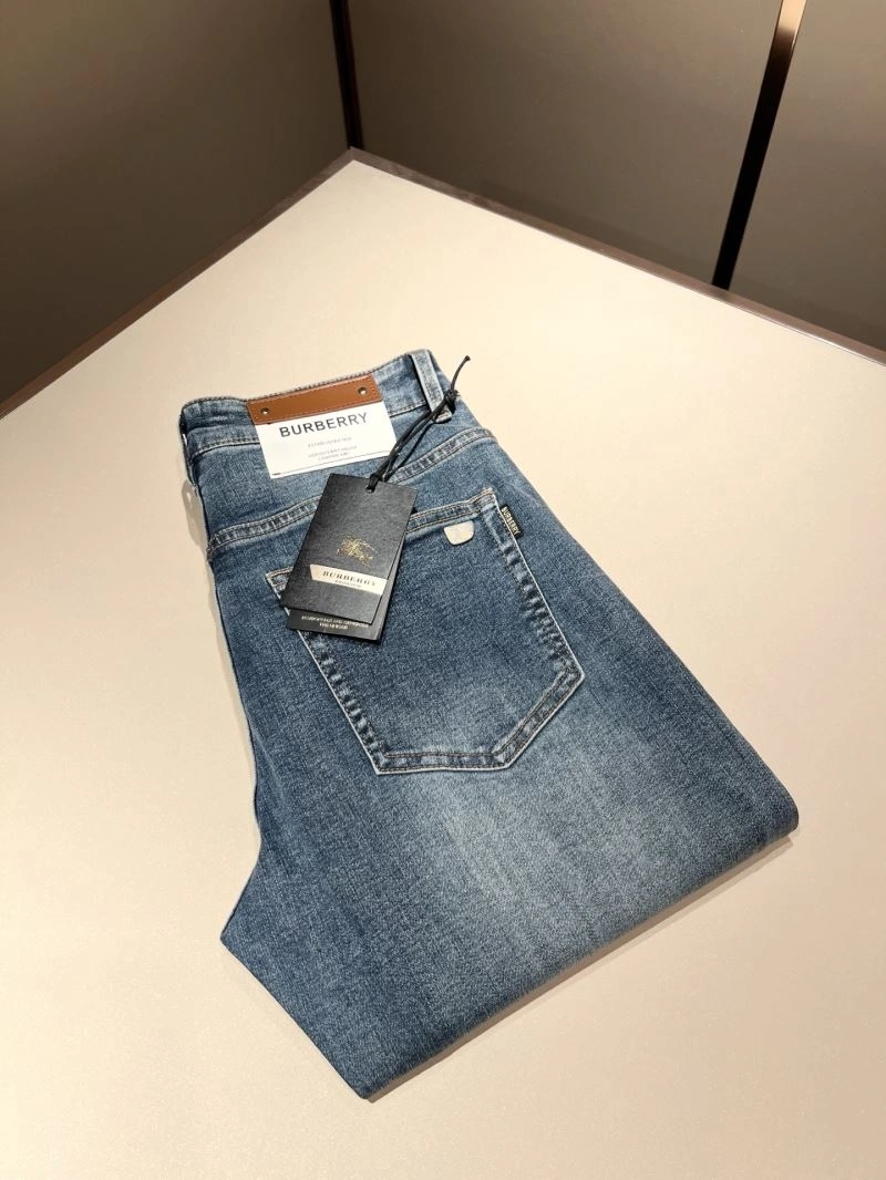 Seasonal Burberry Jeans 102318
