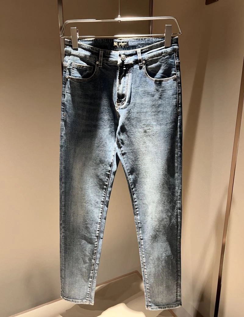 Seasonal Burberry Jeans 102318