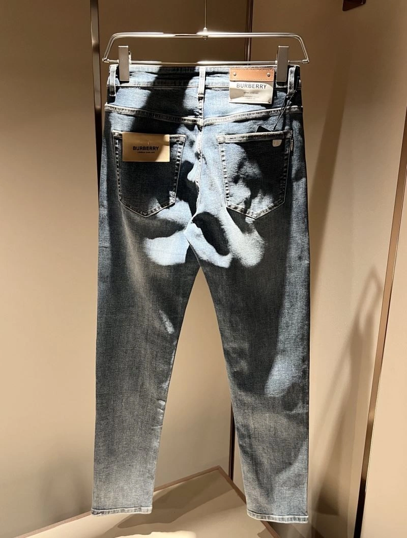 Seasonal Burberry Jeans 102318