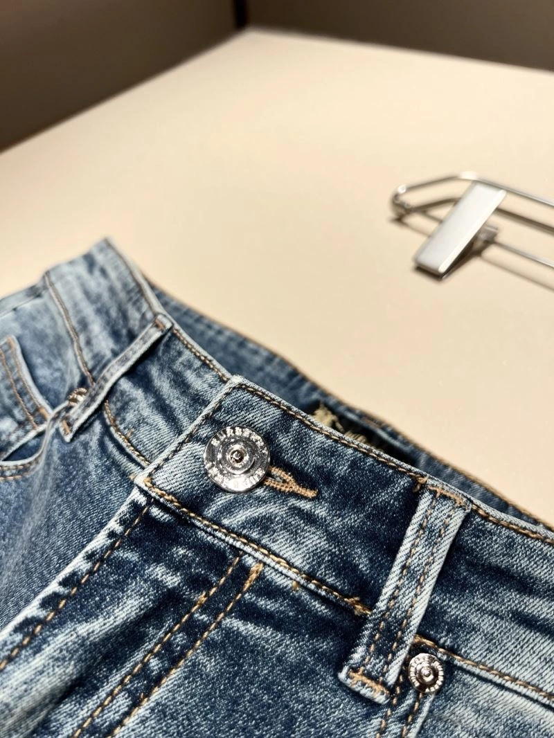 Seasonal Burberry Jeans 102318