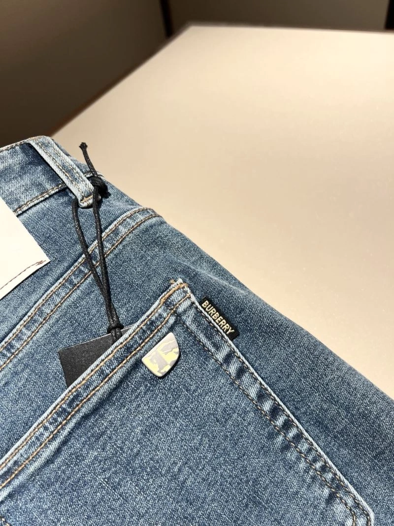 Seasonal Burberry Jeans 102318