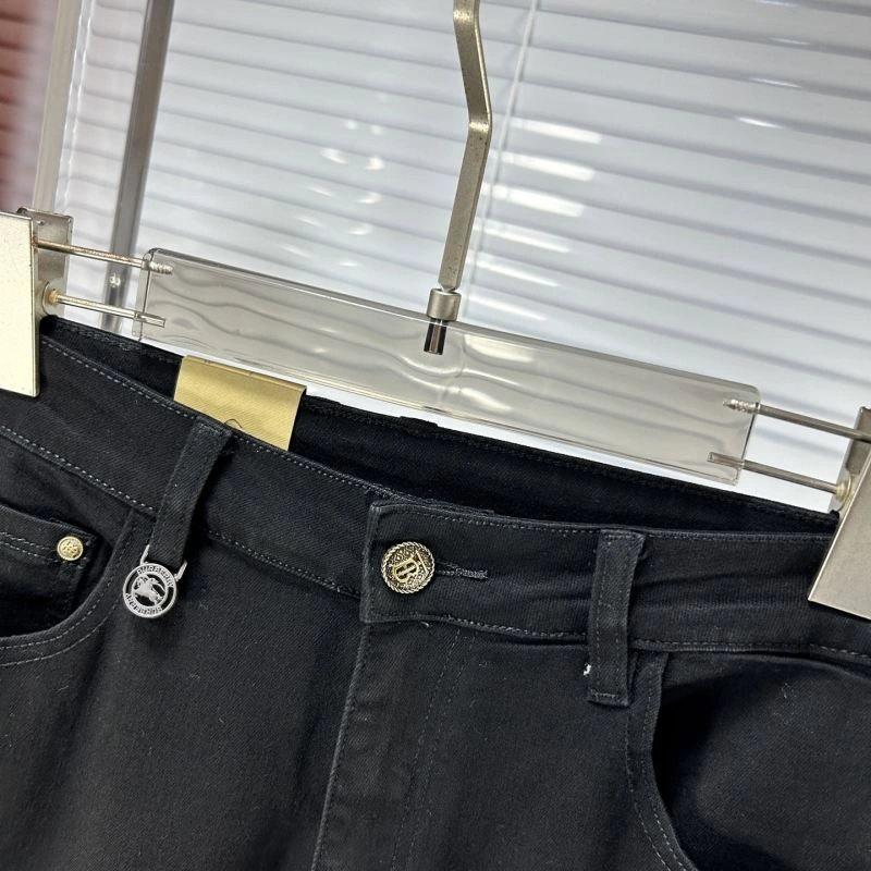 Breathable Burberry Jeans 101811