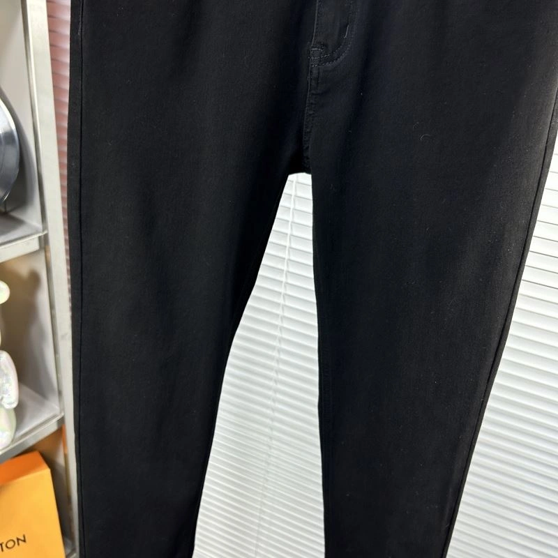 Breathable Burberry Jeans 101811