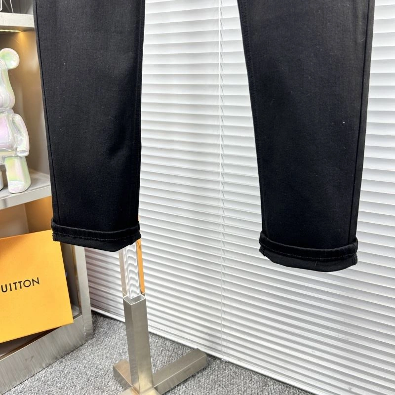 Breathable Burberry Jeans 101811