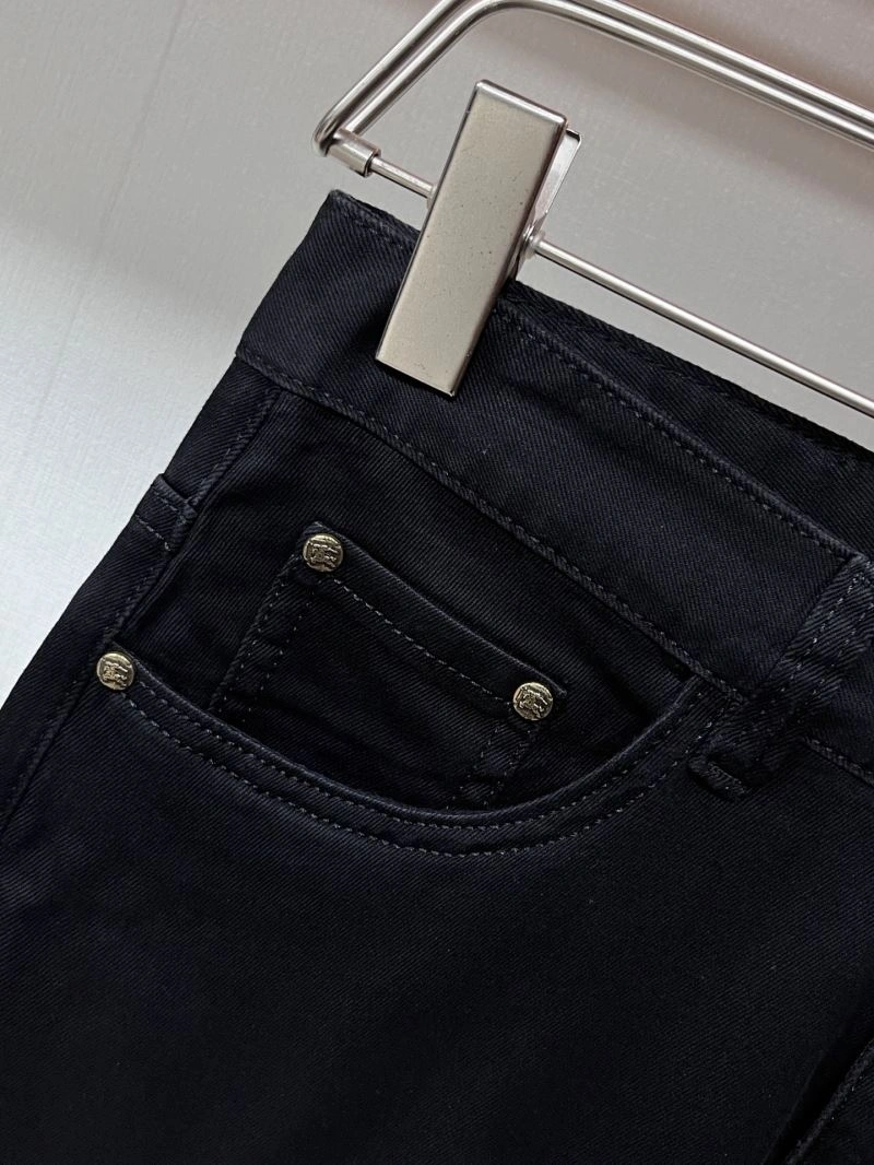 Breathable Burberry Jeans 101797