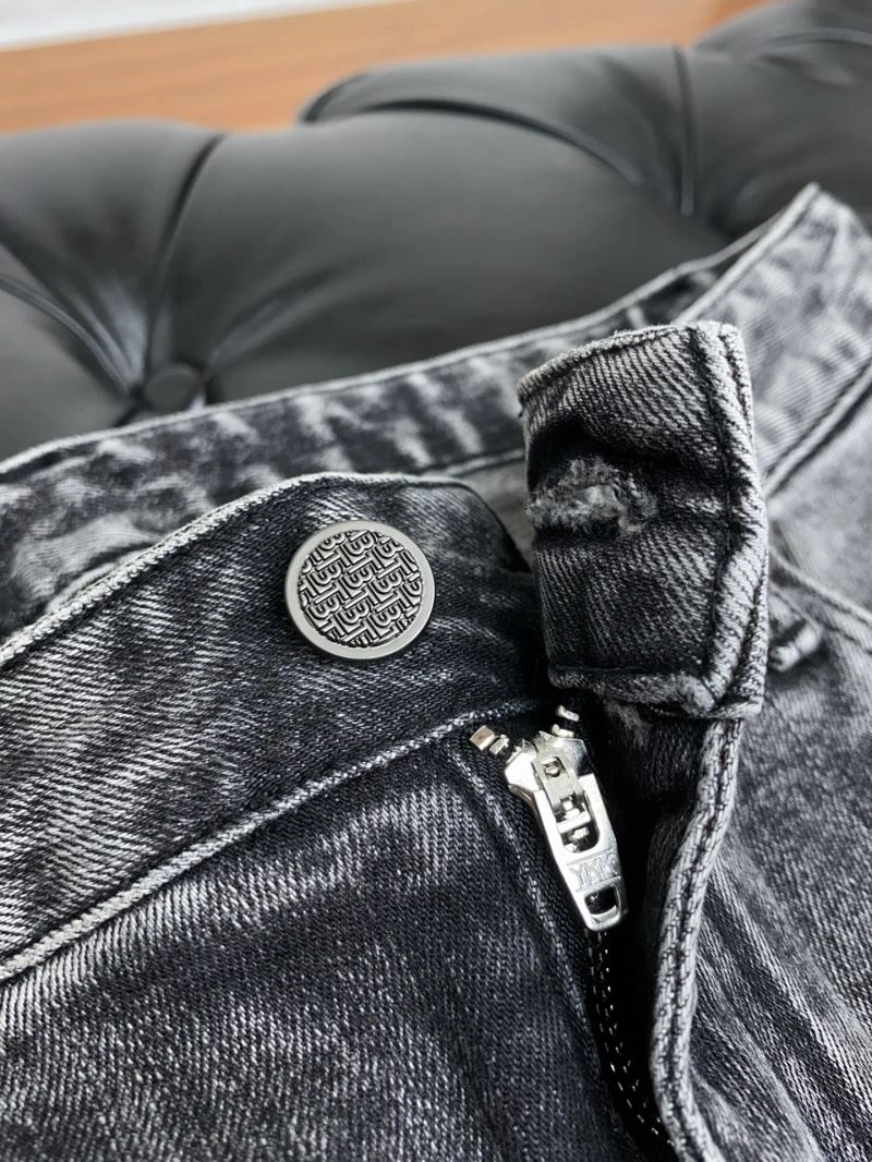 UrbanChic Burberry Jeans 101789