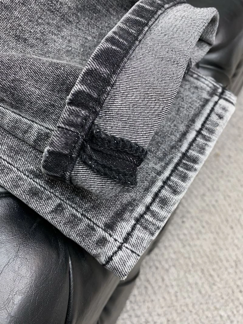 UrbanChic Burberry Jeans 101789