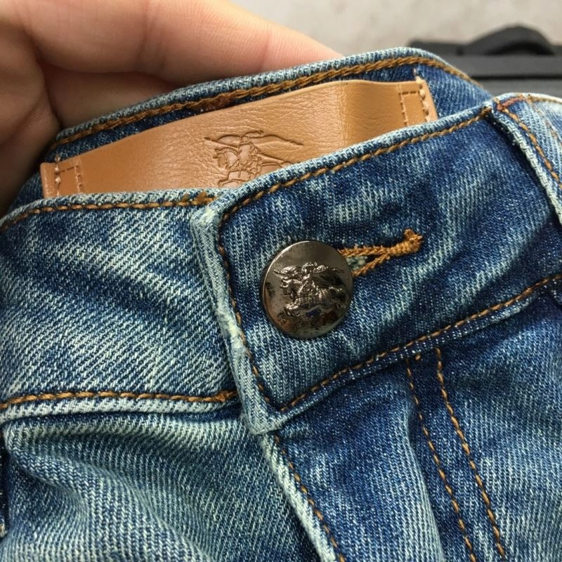 Elegant Burberry Jeans 101780