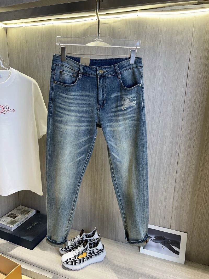 Versatile Burberry Jeans 101345
