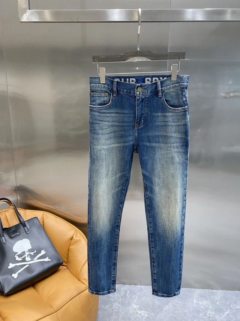 Effortless Burberry Jeans 101373