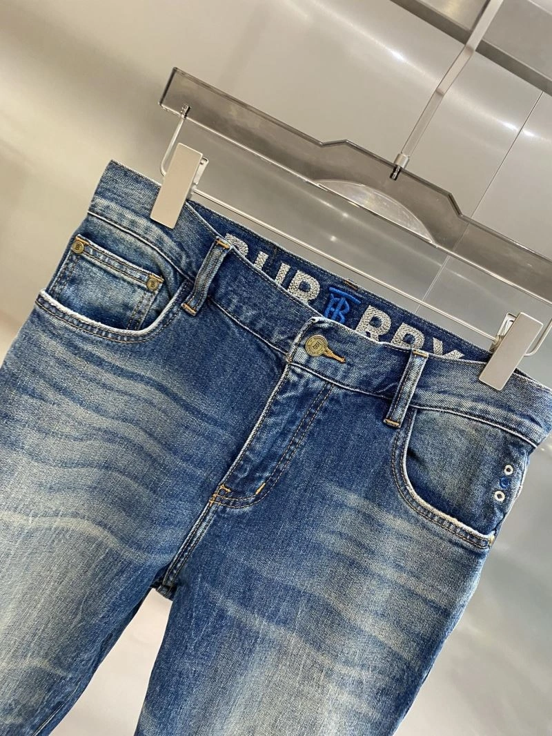 Effortless Burberry Jeans 101373