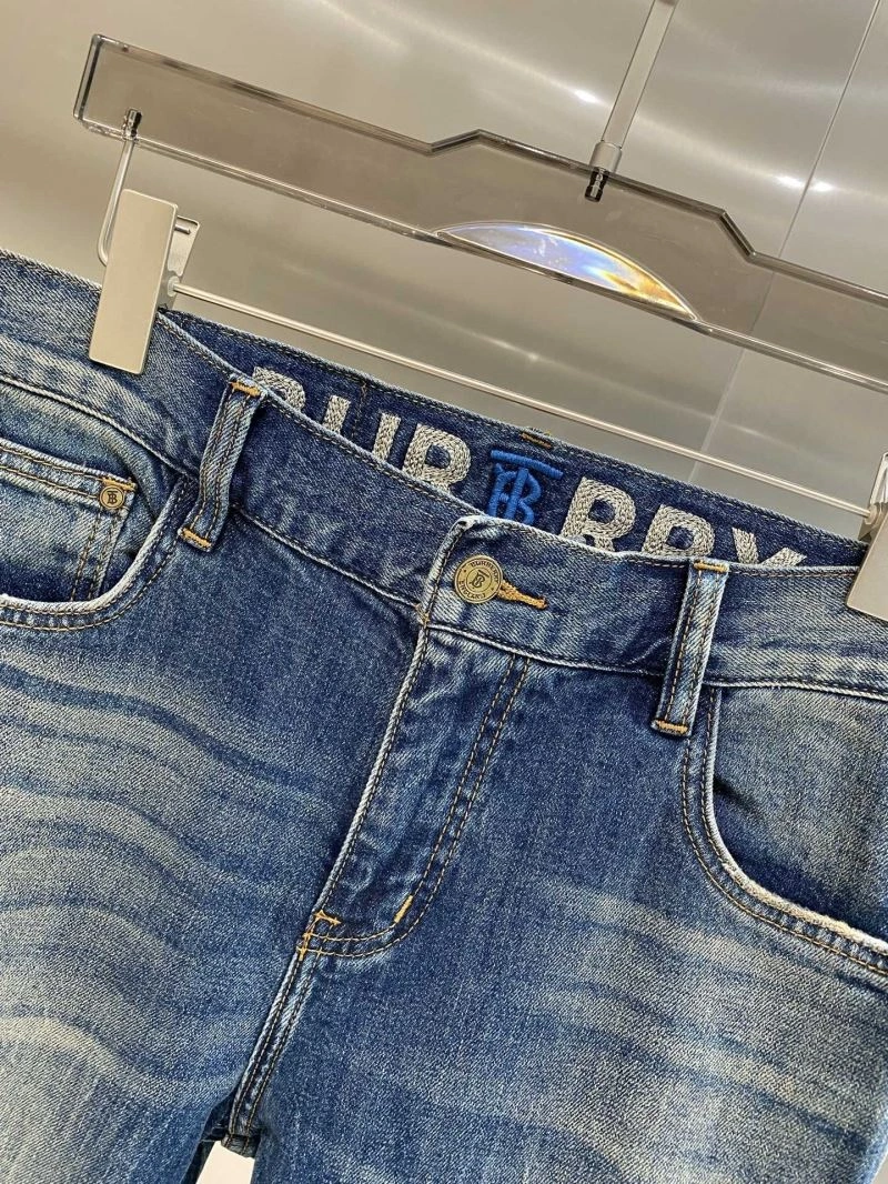 Effortless Burberry Jeans 101373