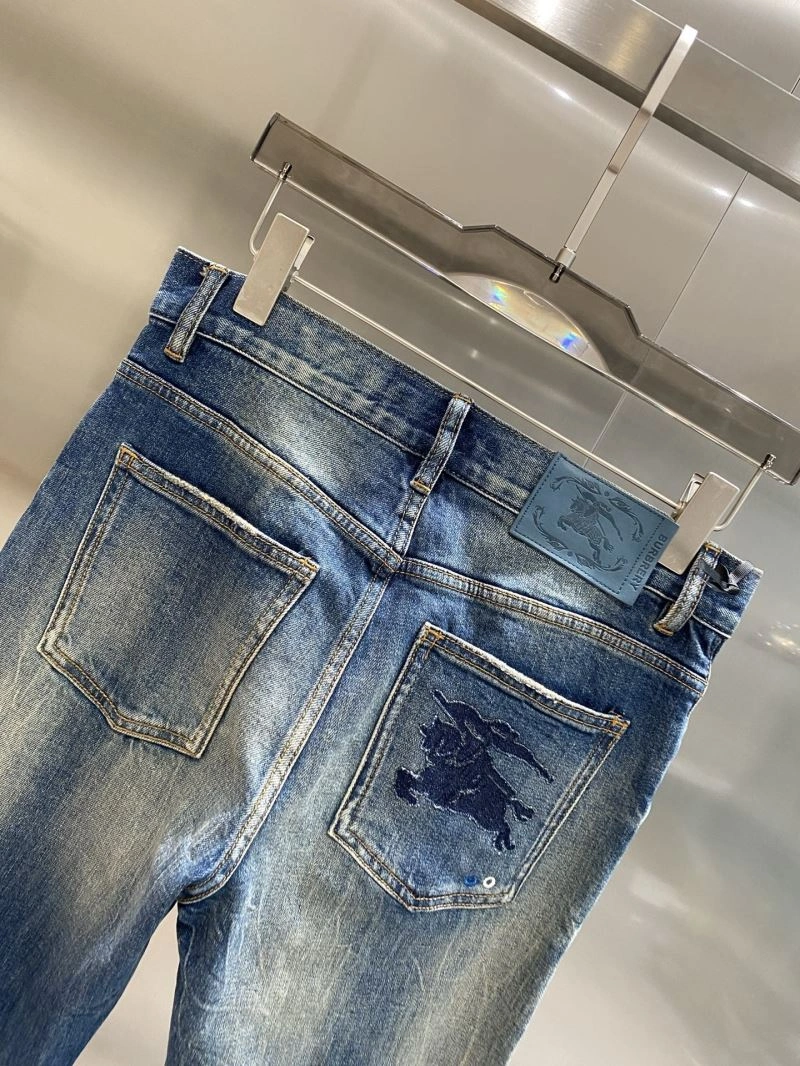 Effortless Burberry Jeans 101373