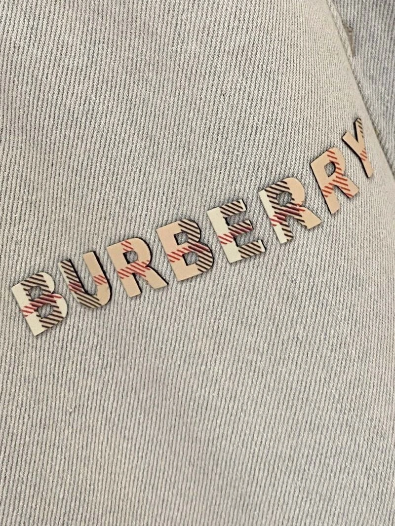 UrbanChic Burberry Jeans 101301