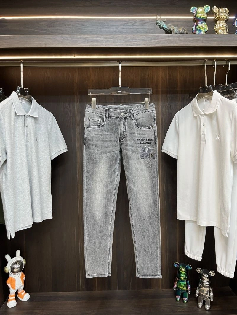 Minimalist Burberry Jeans 101299