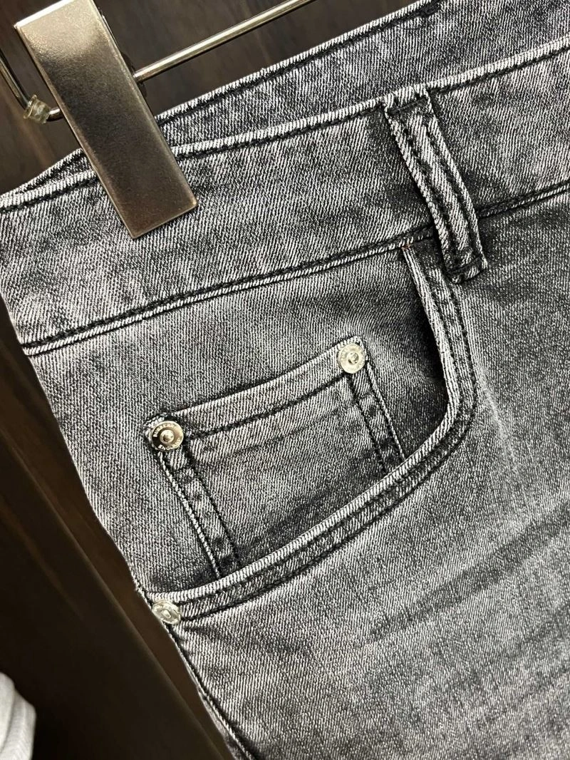 Minimalist Burberry Jeans 101299