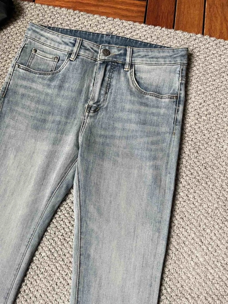 EyeCatching Burberry Jeans 101304