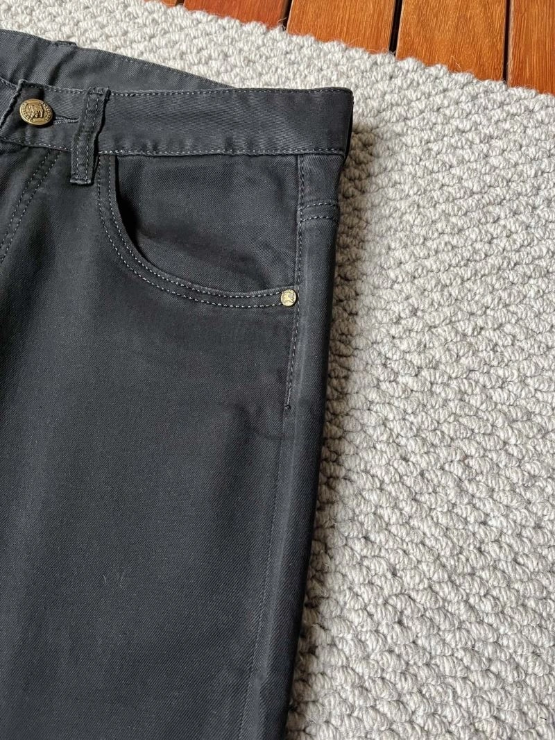 UrbanChic Burberry Jeans 101292