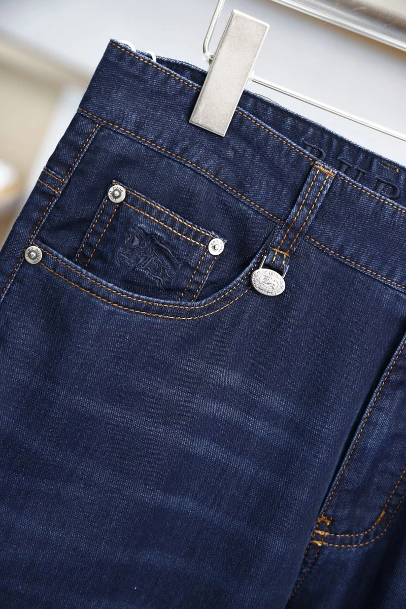 Burberry Jeans Versatile 101331