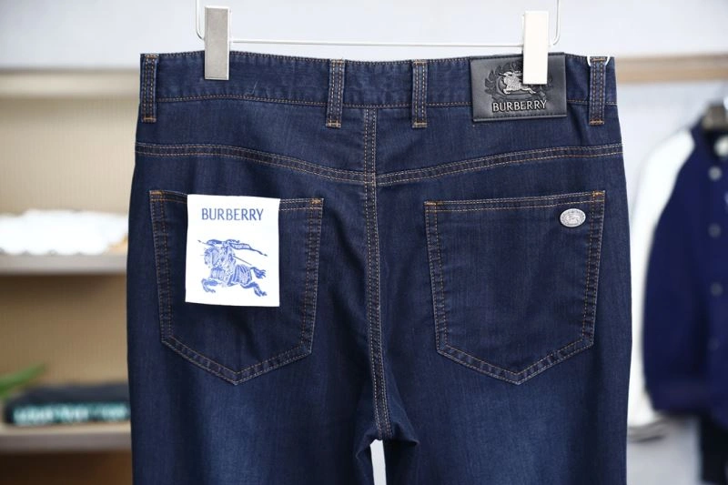 Burberry Jeans Versatile 101331