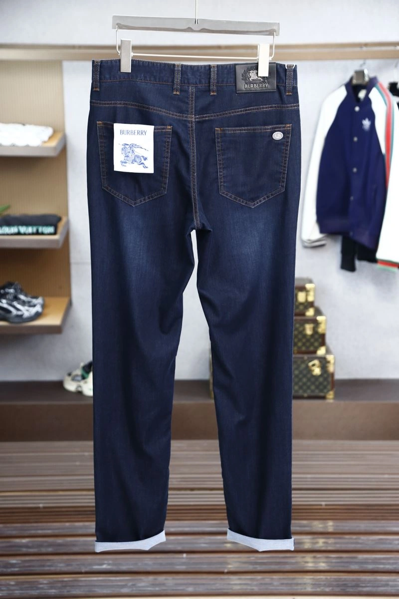 Burberry Jeans Versatile 101331