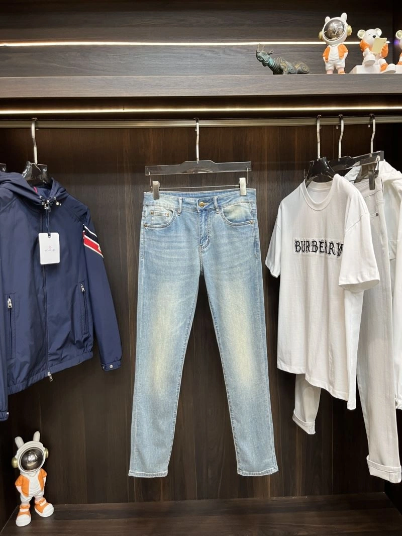Effortless Burberry Jeans 101314