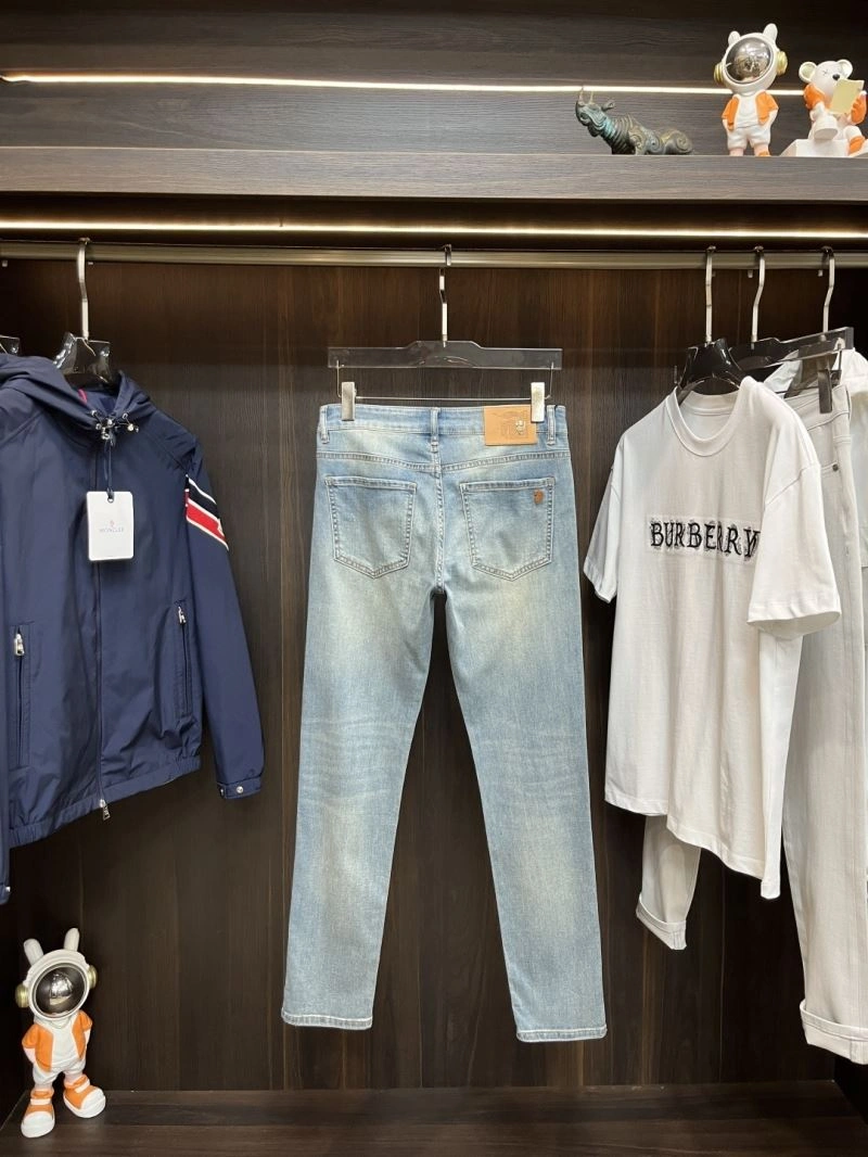 Effortless Burberry Jeans 101314