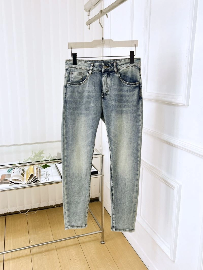 WellDesigned Burberry Jeans 101265