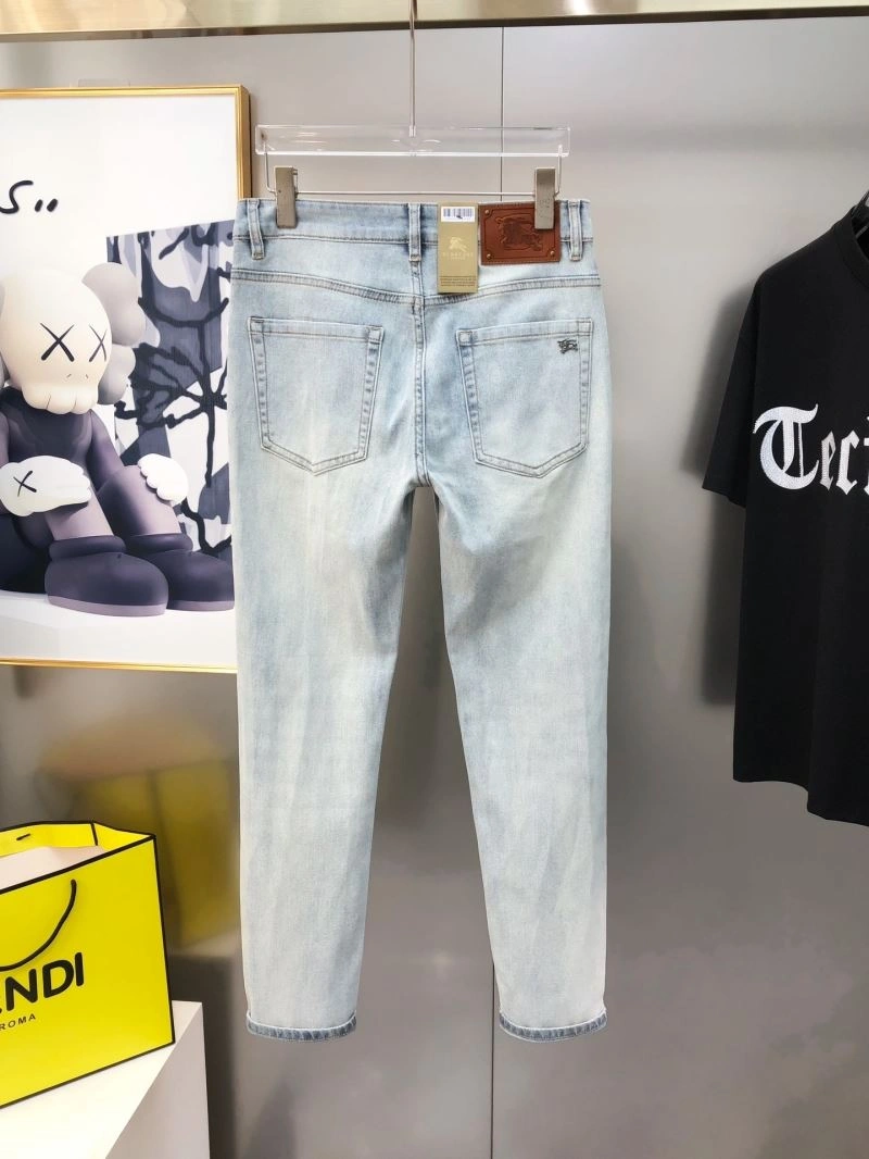 Burberry Jeans WellDesigned 100817